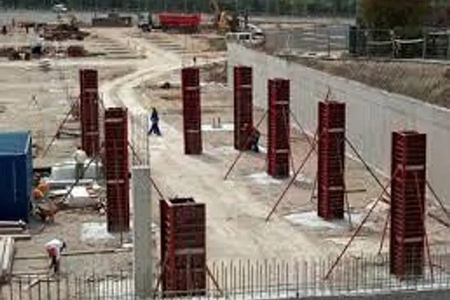 Construction Project, Al Jubail: Formwork and columns
